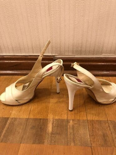 женские пляжные шлепанцы: Размер: 35, цвет - Белый, Б/у — 5