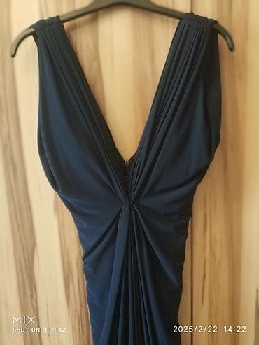midi donlar: Tünd göy rəngli uzun gecə/ziyafət paltarı. 200 AZN-ə alınıb. 2 dəfə — 2