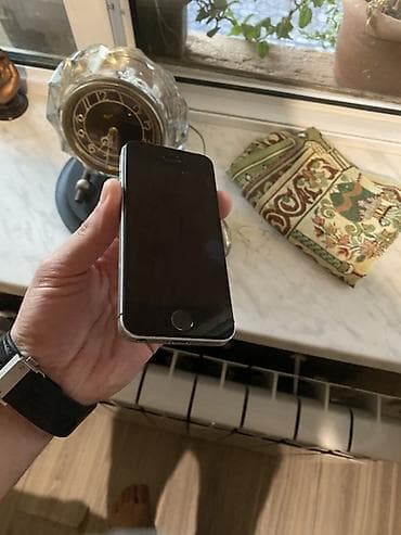 se 2016: IPhone SE, 64 GB, Gümüşü, Barmaq izi — 2