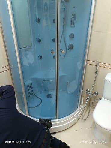 Душевые кабинки, душевые перегородки: Кабинка с закрытым верхом, Угловая — 3