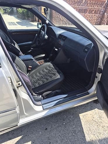 195 65 15 teker: Mercedes-Benz C-Sinif sedan, gümüş rəng. - Kuzov: 4 qapı, klassik W202 — 9