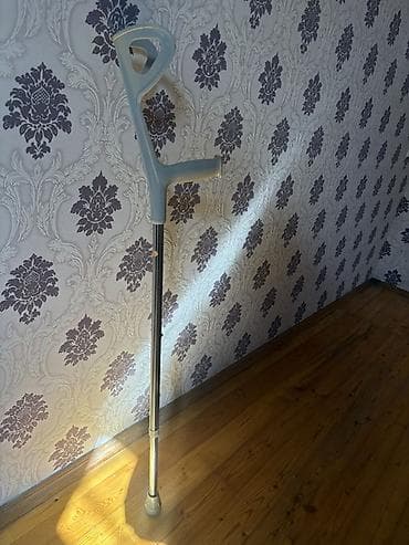 yerimek ucun celik: Tənzimlənən dirsəkaltı qoltuqaltı, gəzinti zamanı dəstək və stabillik — 3