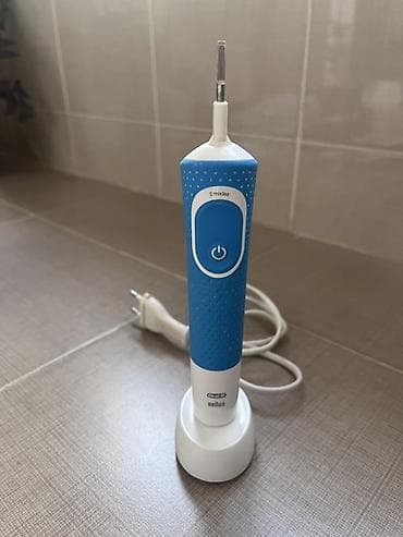 iwlenmiw mini soyuducular: Oral-B зубные щётки в хорошем состоянии, зарядное устройство и два — 8