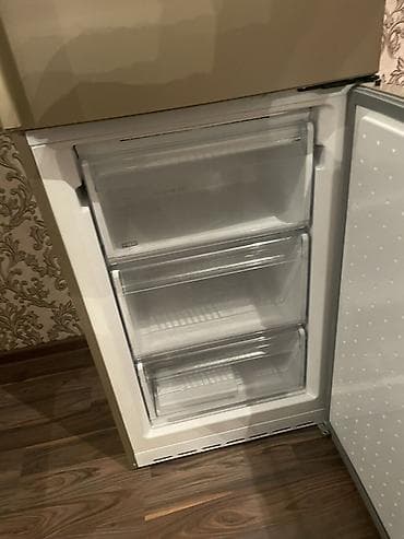 əl ventilyatoru: 2 qapılı Bosch Soyuducu Satılır, rəng - Qızılı — 3