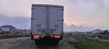karavan maşın: KAMAZ yük maşını – iri həcmli qapalı konteynerli - Marka/model: KAMAZ — 2
