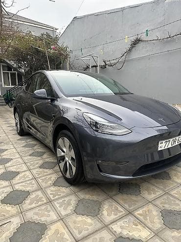 Tesla Model Y: 1 l | 2023 il 20800 km Ofrouder/SUV