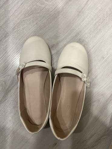 monobenzone behvazan 20: Ayaqqabı flodan alınıb 33 razmer 2 dəfə geyilib yumuşaqçox rahat — 1