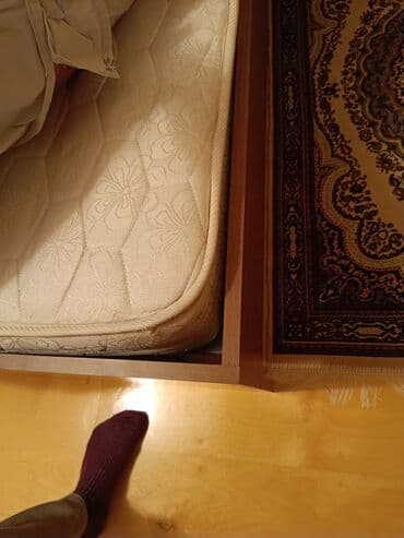 Ev üçün dekor: İkinəfərlik çarpayı, Dolab — 5