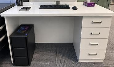 stol ofis: Ağ rəngli ofis iş masası Xüsusiyyətlər: - Geniş iş səthi: klaviatura — 1