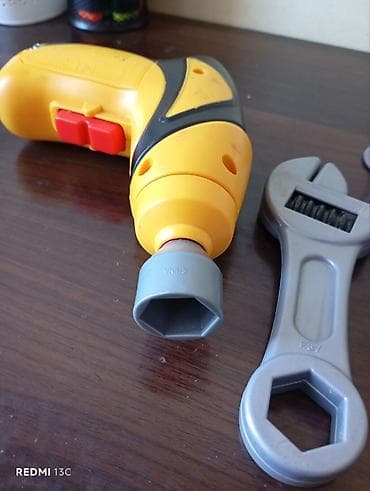 uşaqlar ucun metal konstruktor: Uşaq üçün plastik alət dəsti Tərkib: - Sarı-qara oyuncaq — 2