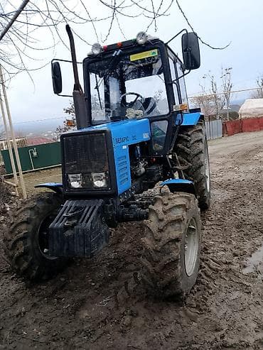 Belarus 892 traktor - Model: Belarus 892 (4x4) - Rəng: mavi-qara -