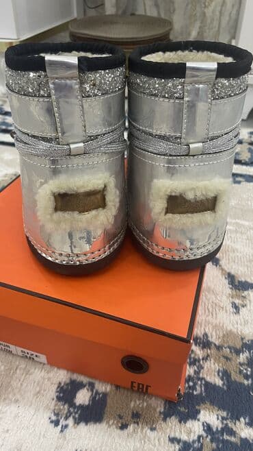 qadın üçün qış idman çəkmələri: Uqqilər, Ölçü: 39.5, rəng - Gümüşü, Yeni — 4