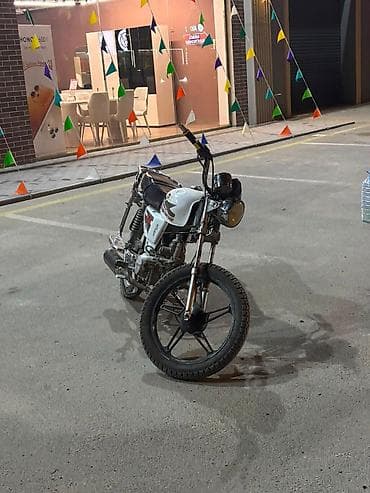 Salam moto təcili olaraq satılır heç bir prablemi yoxdu ətraflı