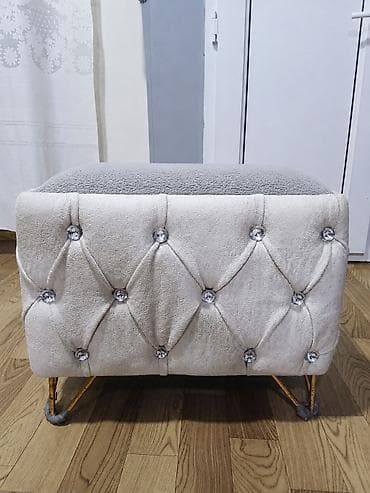 Puf oturacaq 2ci el satılır. Materialı keyfiyetlidir. En:55 Uzun:50