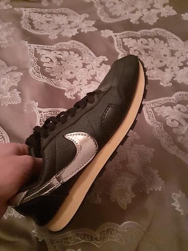 ayaqq: Gencede satilir orginal Nike krasofka Unisex hemi oglan hemi qiz ucun — 3