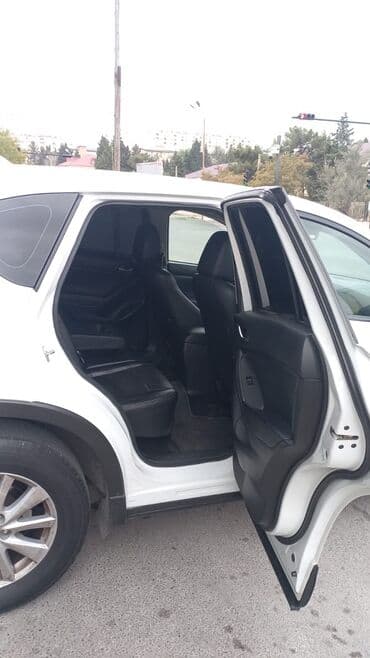 Aksesuarlar və tüninq: Mazda CX-5, ağ rəngli, benzinli krossover. Texniki və dizayn: - — 3