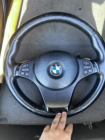 sukan: BMW sükan çarxı - Material: dəri üzlü, orijinal BMW emblemi ilə - — 1
