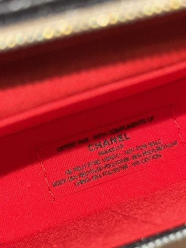 chanel sumka: Chanel mini dəri qutu/kosmetik etui - Rəng: qara, qızılı detallarla - — 6