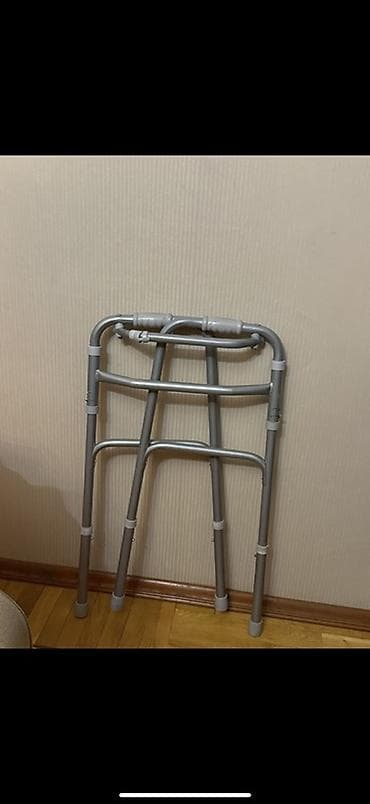 Digər tibbi məhsullar: Gəzinti üçün yüngül qatlanan dəstək çərçivəsi (rollyorsuz walker) - — 1