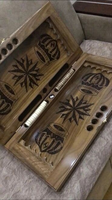 Maskalar, eynəklər: Əl işı taxta tavla dəsti - Material: bərk ağacdan oyma üsulu ilə — 1