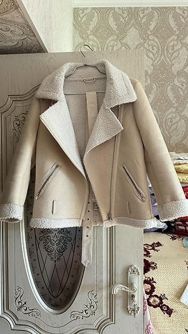 ağ donlar instagram: Qadın üçün qısa “shearling” tipli süni dərili kurtka. - Rəng: açıq — 2