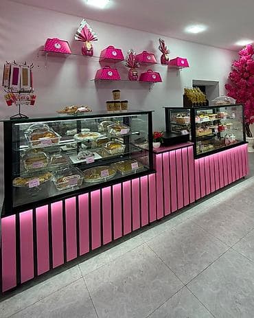 1500₼ şirniyyat uçun vitrin soyuducu 3.3ölçü çox az işlənib 2ay deyil