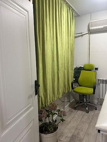салон: Nizami metrosunun cixisinda salon daxilinde otaq arendaya — 2