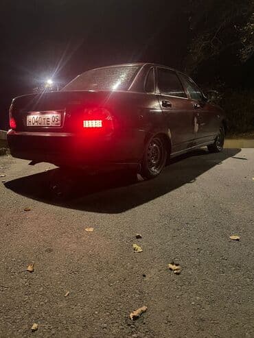 avto salon: VAZ (LADA) Priora: 1.6 l | 2011 il 307000 km Sedan — 5