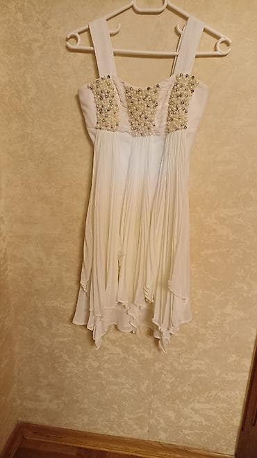 Ağ don,2dəfə geyinilib.200azn alınıb