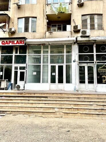 xacmaz obyekt: Əhmədli metrosunun yaxınlığında neapolda yol kənarı 1-ci mərtəbəsində — 1