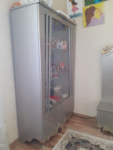 барный шкаф: Б/у, Распашной, 2 двери Прямой шкаф, Сервант — 2