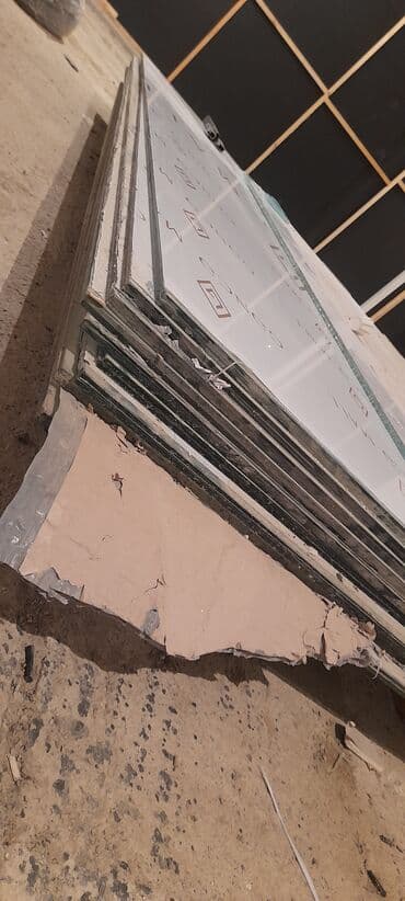 07 sekilleri peredok: Б/у Оконное стекло, Ширина: 160 см, Длина: 270 см — 3