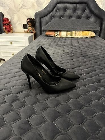 Tuflilər: Qadın ayaqqabıları paketi 1) Krossovka: - Rəng: qara/qəhvəyi naxışlı — 2