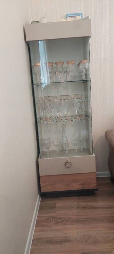 bar şkaf: Güzgüsüz — 4