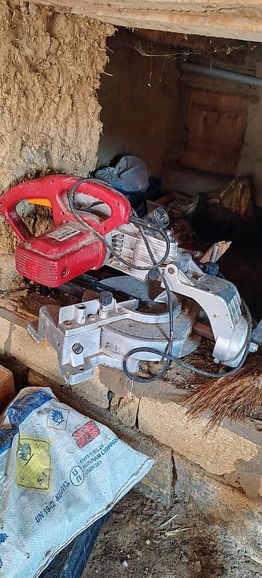 sirkulyar mişar: Elektrik mişar dəzgahı (künc kəsən, “torna”/pendel mişar tipli) — 3