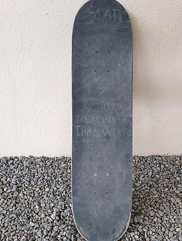 Skateboard – tam komplekt - Gövdə: klassik ikitərəfli konka, üst