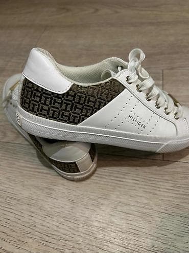 Tommy Hilfiger 36,5 razmer çoxx rahatdır az geyilib Tommy Hilfiger