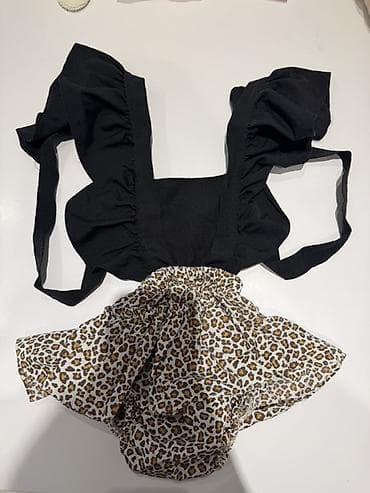 partalar: Uşaq üçün iki hissəli dəst: - Üst: Qara rəngli, volanlı çiyin — 1