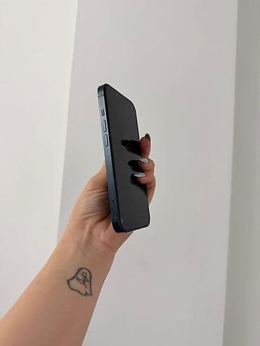 google pixel fold: IPhone 14, Qara, Face ID — 4