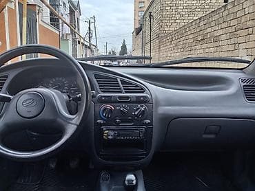 ford transit 8 1: Daewoo Lanos sedan, tünd rəng. - Kuzov: 4 qapı, kompakt sedan — 3