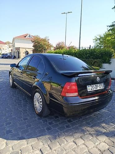 1.6 toyota corolla: Volkswagen Bora: 1.6 l | 2000 il Sedan — 1