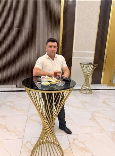 Orxan Əliyev Yaş: 30 Axtardığım vəzifə: Ailəvi restoran, şadlıq — 1