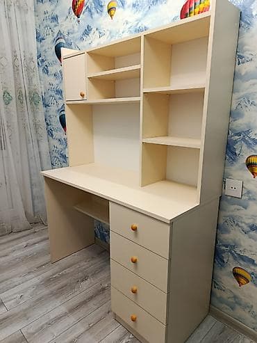 taxt setkasi: Düz masa, Polkalı, Siyirməli, Sadə laminat — 1