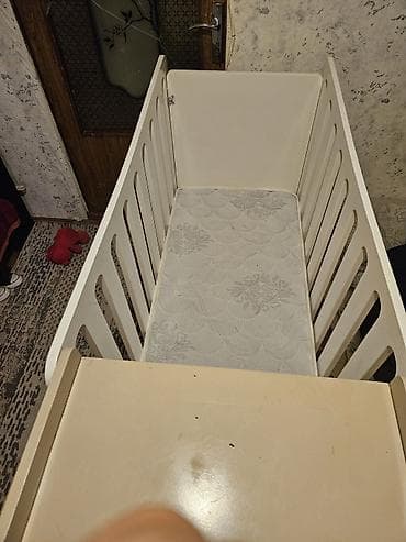 Uşaq beşiyi və komod bir yerdə - Material: MDF/LDSP tipli taxta lalafo.az -da Uşaq beşiyi və komod bir yerdə - Material: MDF/LDSP tipli taxta