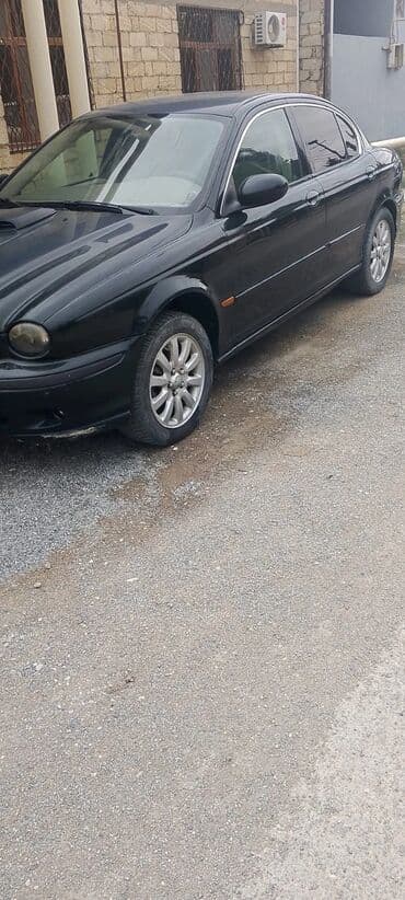 Jaguar X-Type sedan - Kuzov: qara rəng, 4 qapılı sedan, orijinal