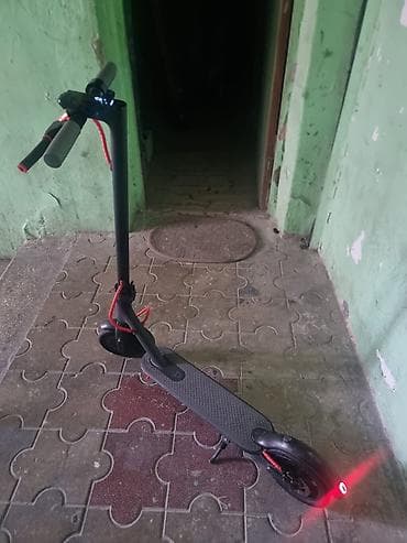 İşlənmiş Elektrik samokat 8", 351 - 500 Vt, 26 - 35 km/s, Ünvandan götürmə, Rayonlara çatdırılma