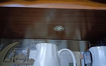 isiq generatoru: Klassik vitrin-bufet - Material: təbii ağac üzlüklü korpus, oyma — 1