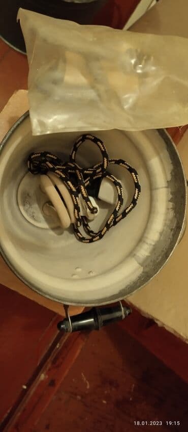 Баки: Toknan isleyen,70 ci illerin samovaridi, 100azn — 4