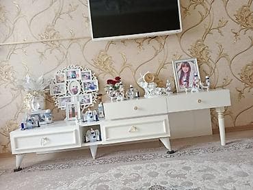 Düz TV altlığı, Polkalı, Laminat — 1