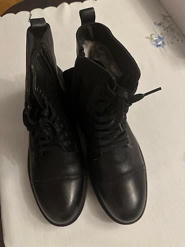 Ölçü: 42, rəng - Qara, Yeni